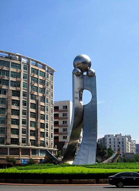 Information integration, build data center, realize unified data management